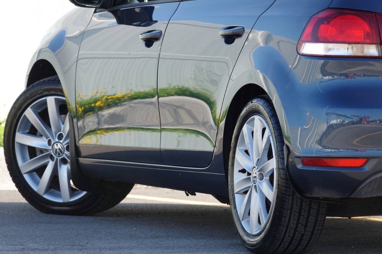 Used 2011 Volkswagen Golf TDI w/ Cold Weather Pkg FWD image 18