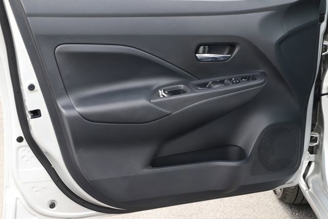 Used 2025 Nissan Versa SV FWD image 15