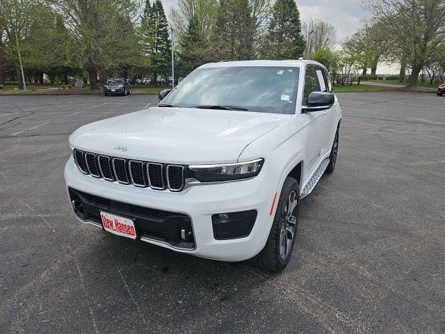 Used 2024 Jeep Grand Cherokee Overland w/ Luxury Tech Group IV AWD/4WD image 2