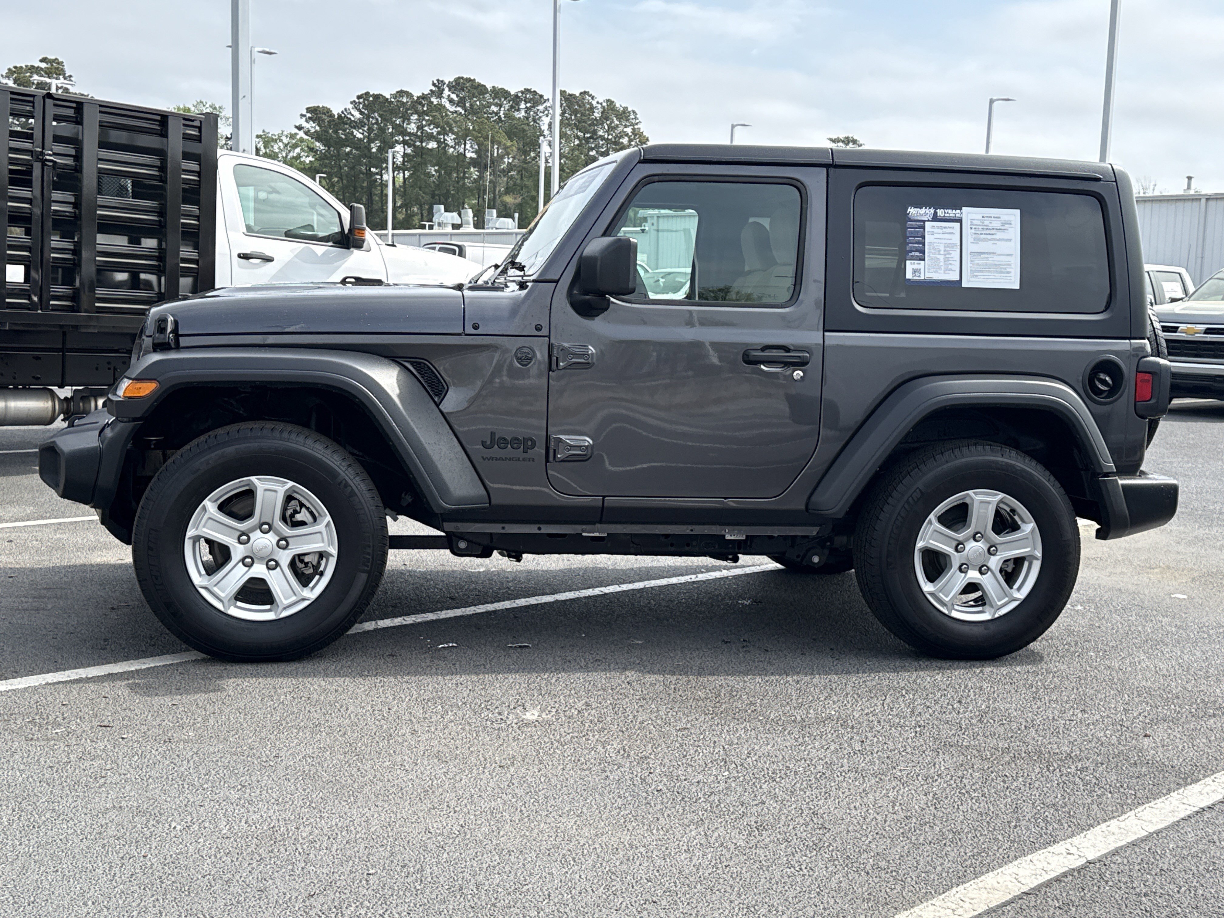 Used 2022 Jeep Wrangler Sport S image 11