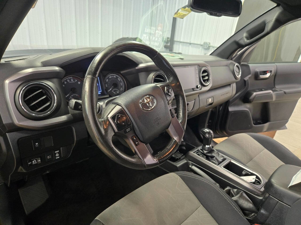 Used 2020 Toyota Tacoma TRD Off-Road w/ Technology Package AWD/4WD image 26