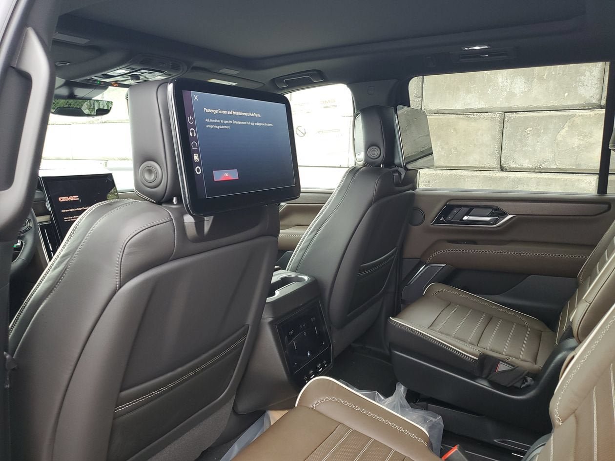 New 2026 GMC Yukon XL Denali Ultimate AWD/4WD image 10