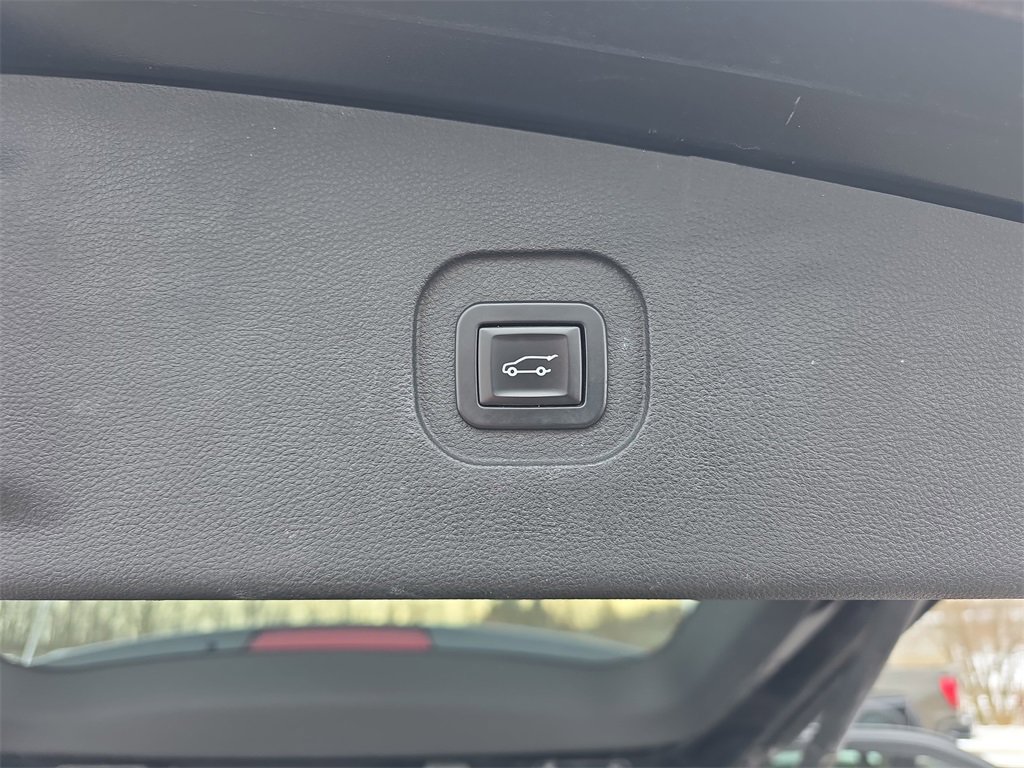 Used 2016 Chevrolet Equinox LTZ w/ Enhanced Convenience Package image 13