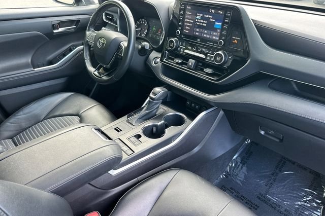 Used 2021 Toyota Highlander XSE image 19
