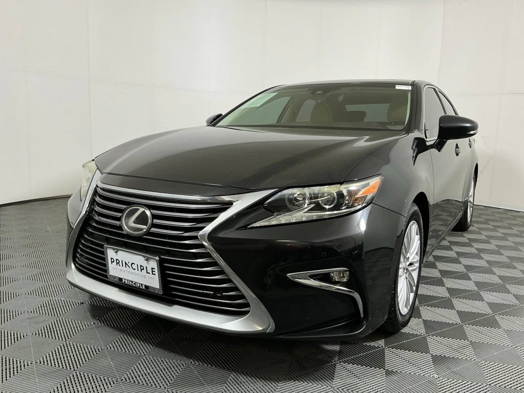 Used 2016 Lexus ES 350 w/ Premium Package w/Wood Trim FWD image 4