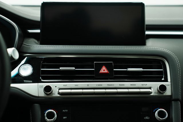 Used 2025 Genesis G70 2.5T image 33