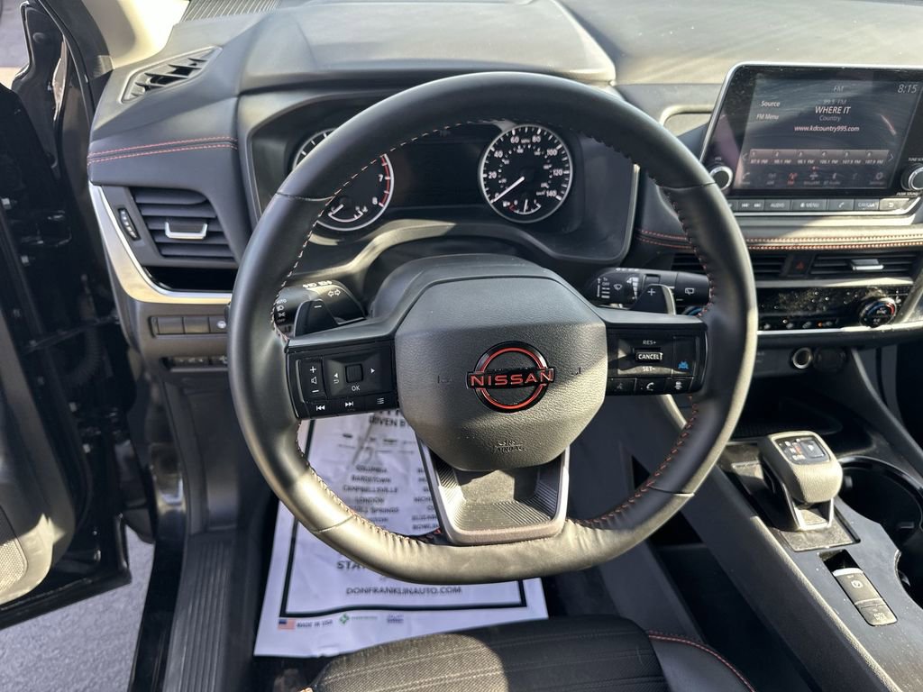 Used 2025 Nissan Rogue SV AWD/4WD image 14