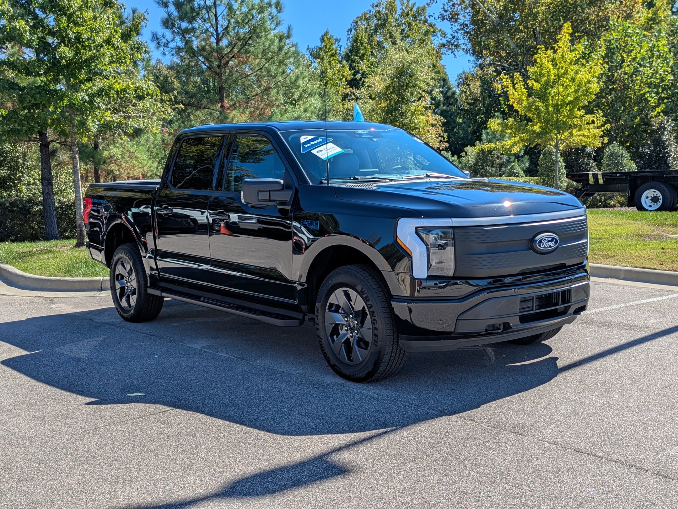 Certified 2025 Ford F150 Lightning Flash w/ Max Trailer Tow Package image 1