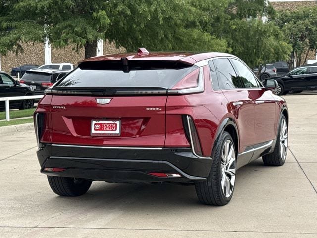 Used 2024 Cadillac Lyriq Luxury w/ LPO, Floor Liner Package AWD/4WD image 4