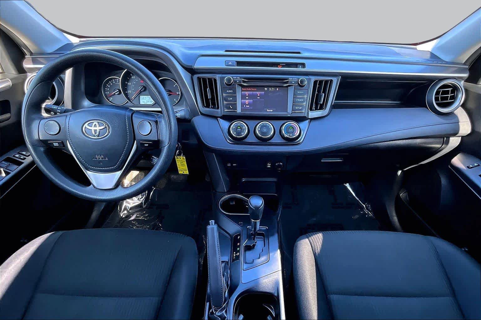 Used 2016 Toyota RAV4 LE AWD/4WD image 16
