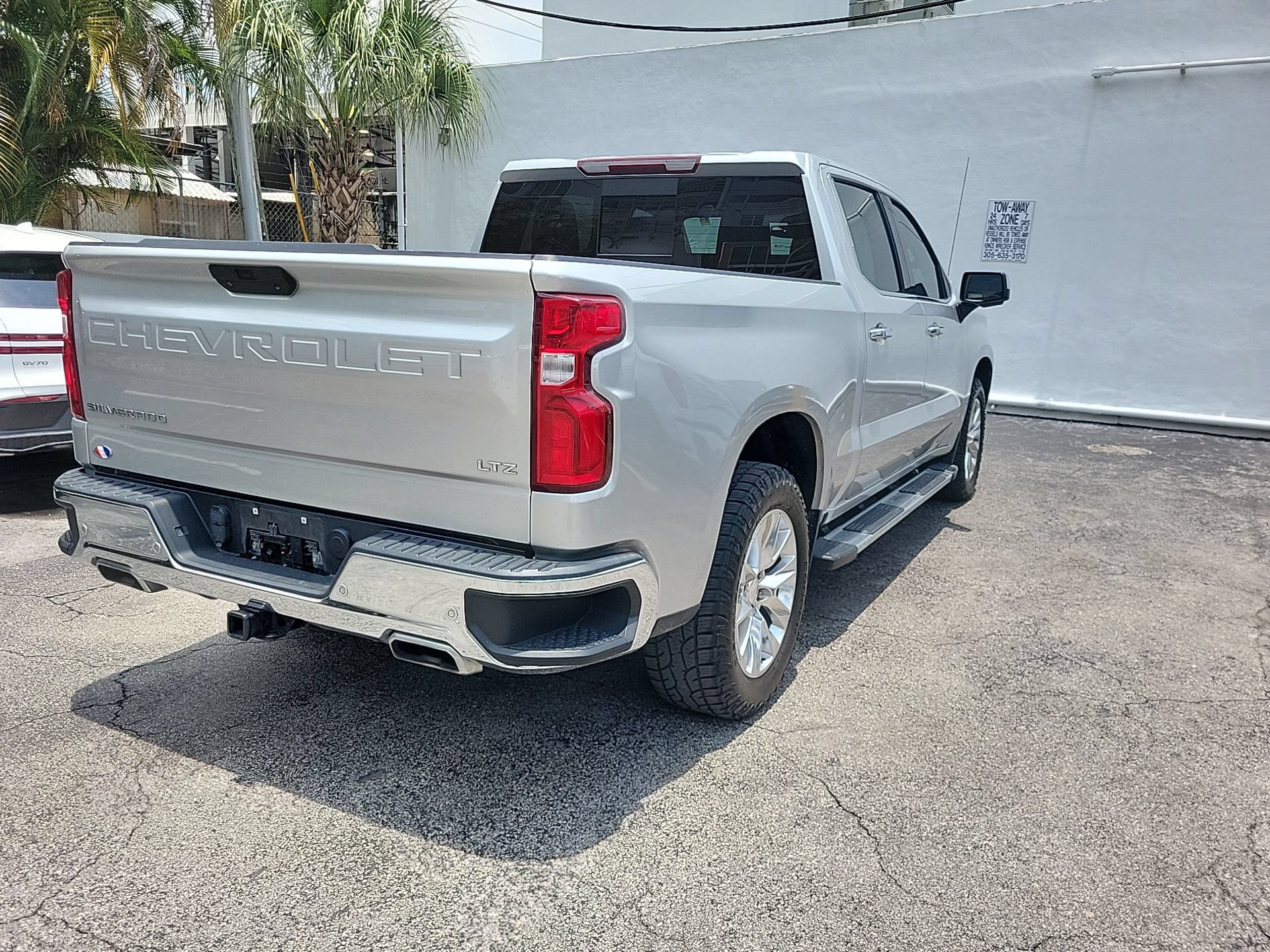 Used 2021 Chevrolet Silverado 1500 LTZ w/ Z71 Off-Road Package AWD/4WD image 10