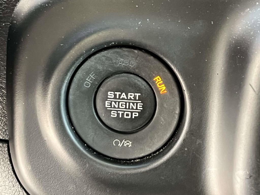 Used 2023 Jeep Wrangler Unlimited Sahara w/ Cold Weather Group image 27