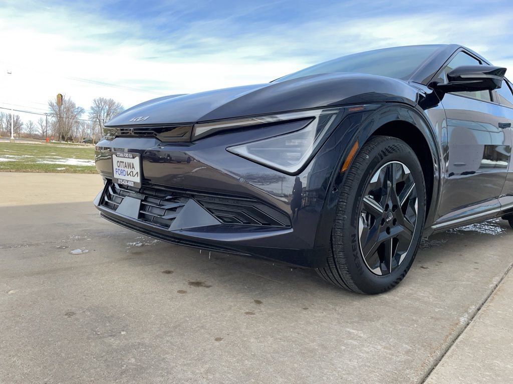 New 2025 Kia EV6 Wind image 14