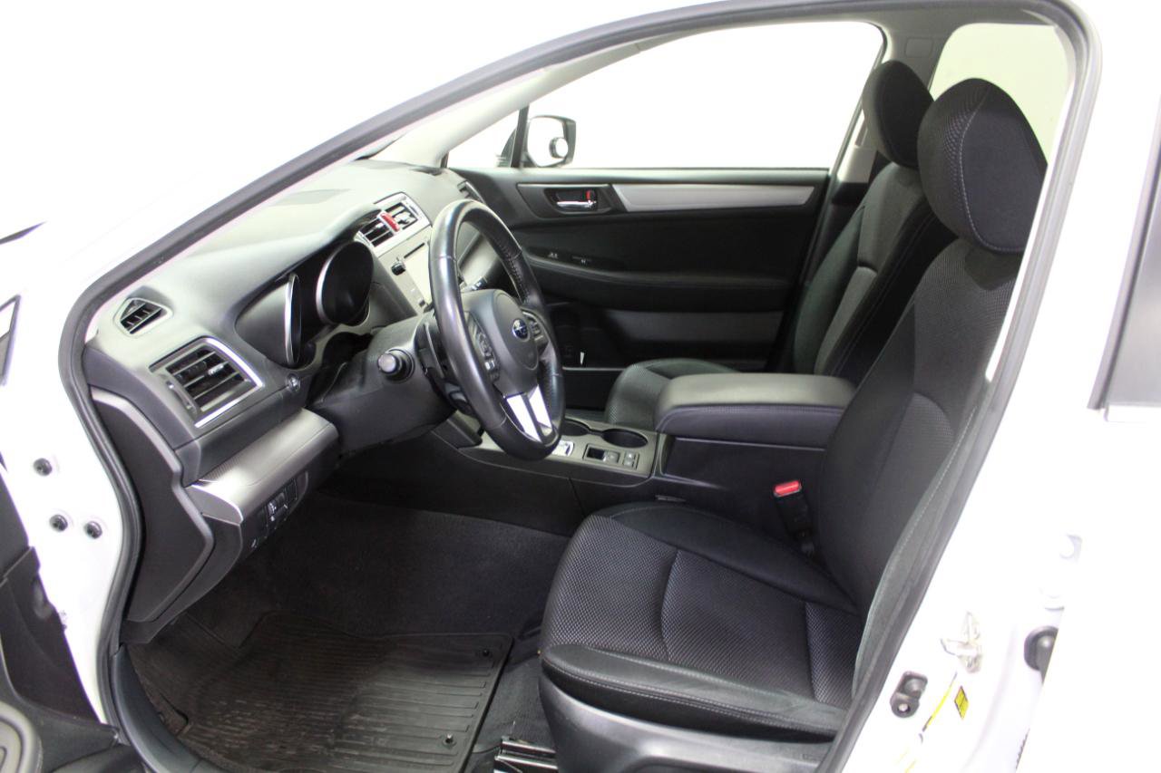 Used 2017 Subaru Outback 2.5i Premium AWD/4WD image 16