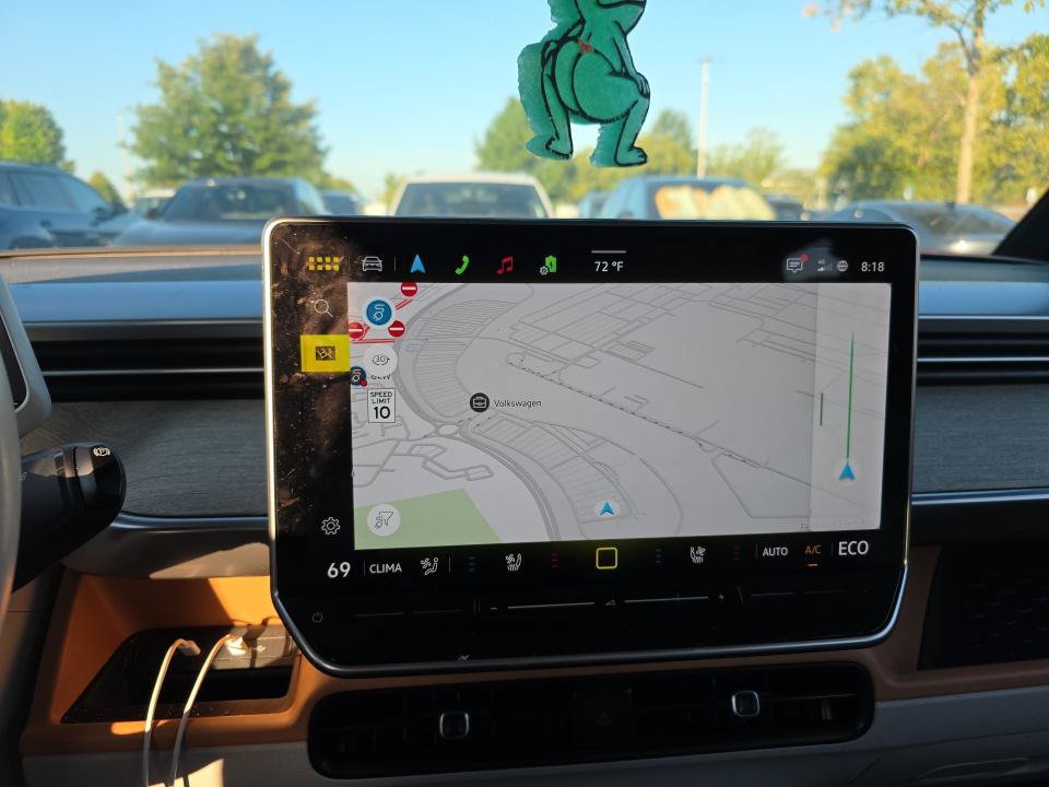 Used 2025 Volkswagen ID. Buzz Pro S Plus RWD image 16