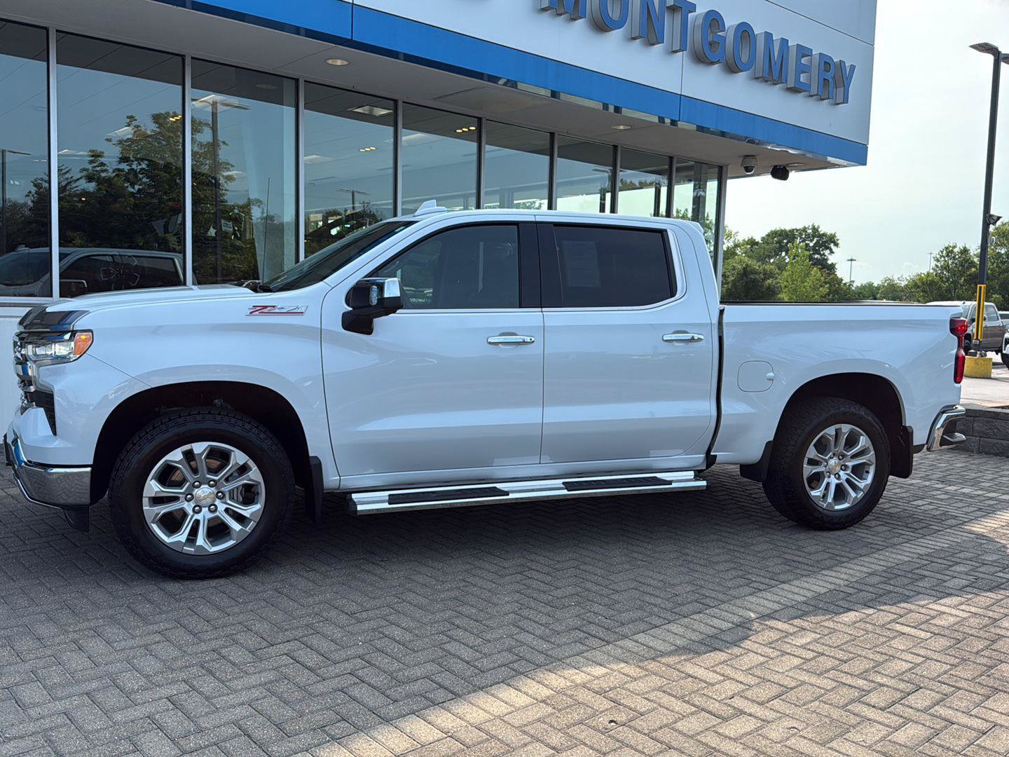 Used 2026 Chevrolet Silverado 1500 LTZ w/ LTZ Premium Package AWD/4WD image 2