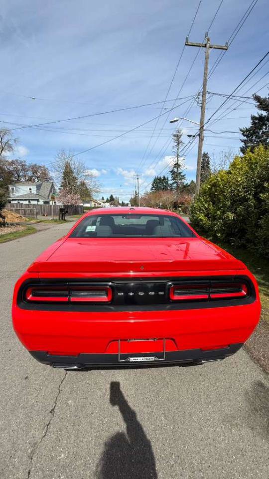 Used 2019 Dodge Challenger SXT RWD image 10