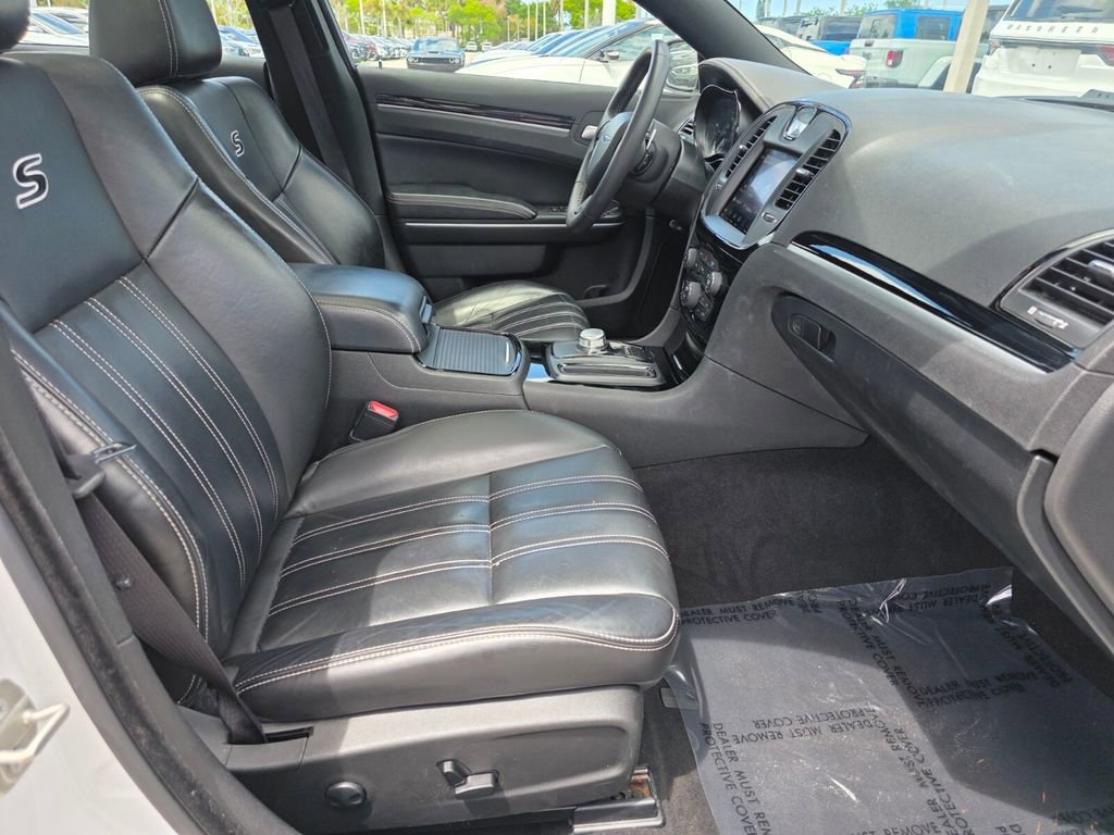 Certified 2023 Chrysler 300 S RWD image 10