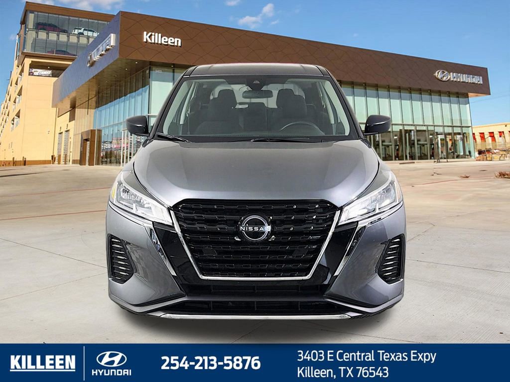 Used 2025 Nissan Kicks Play S FWD image 2