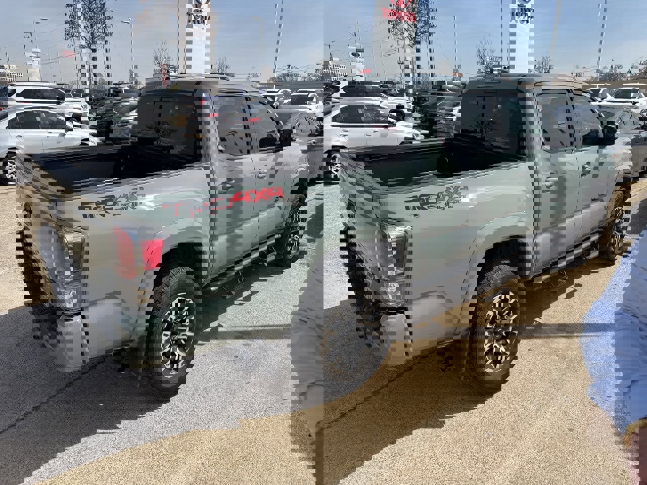 Used 2023 Toyota Tacoma TRD Sport image 4