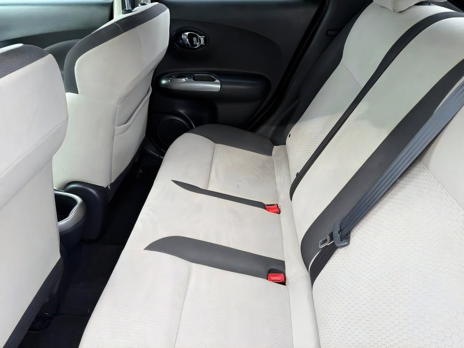 Used 2011 Nissan Juke SV FWD image 14