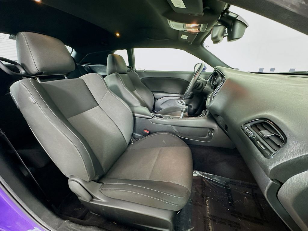 Used 2016 Dodge Challenger R/T RWD image 32