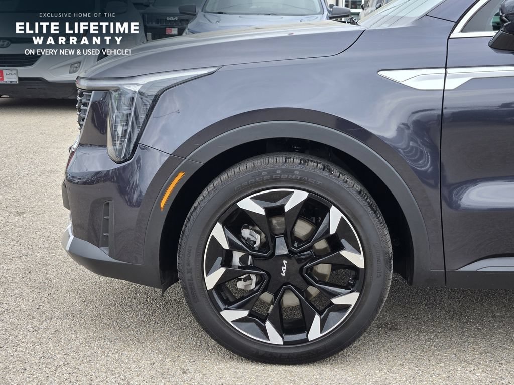Certified 2025 Kia Sorento EX FWD image 6