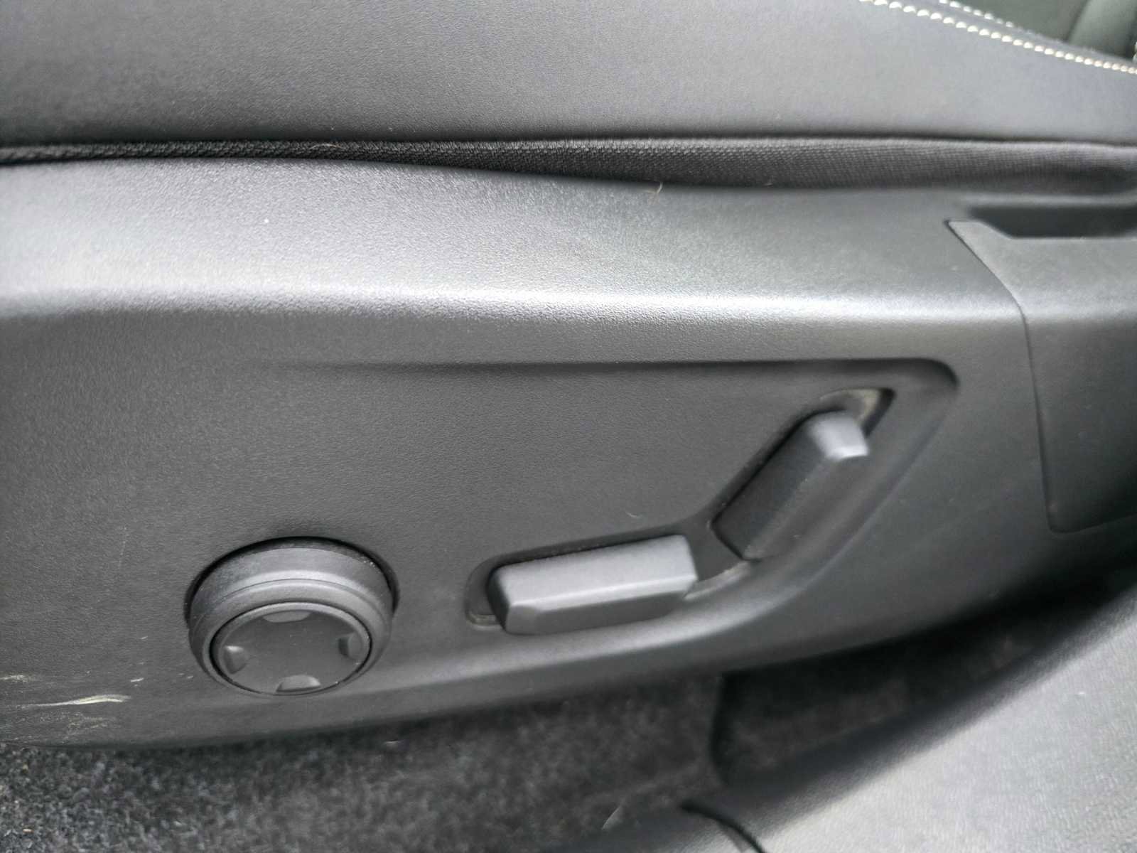 Certified 2023 Volvo C40 P8 Recharge Ultimate image 28