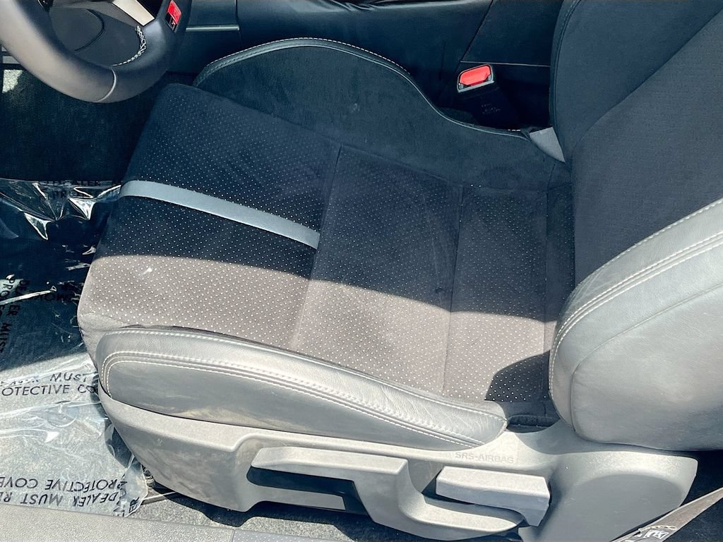Used 2025 Toyota GR86 Premium w/ ALL Weather Mat Package (TMS) RWD image 18