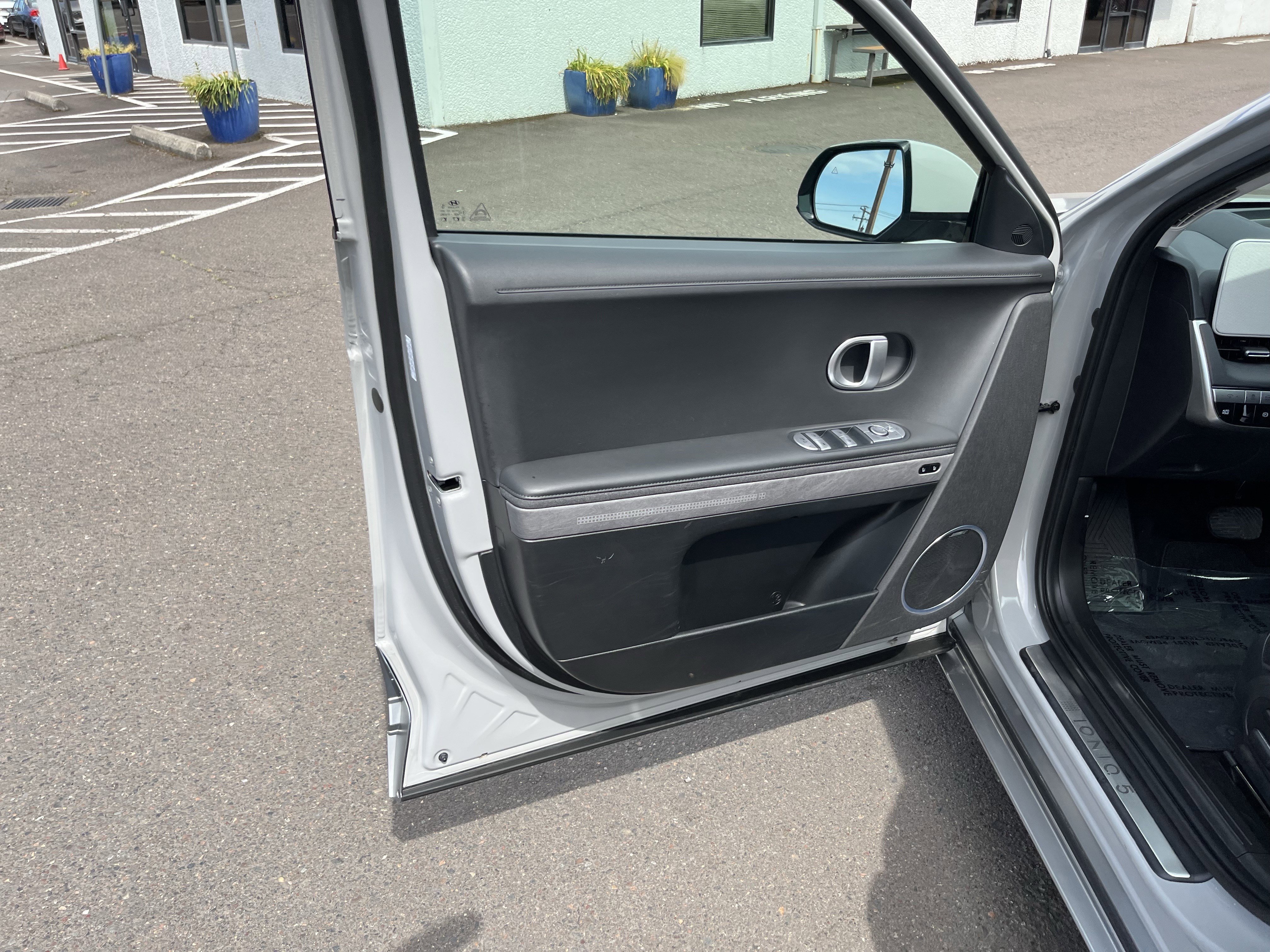 Certified 2024 Hyundai Ioniq 5 Limited AWD/4WD image 16