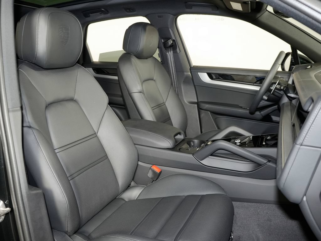 New 2026 Porsche Cayenne AWD/4WD image 38