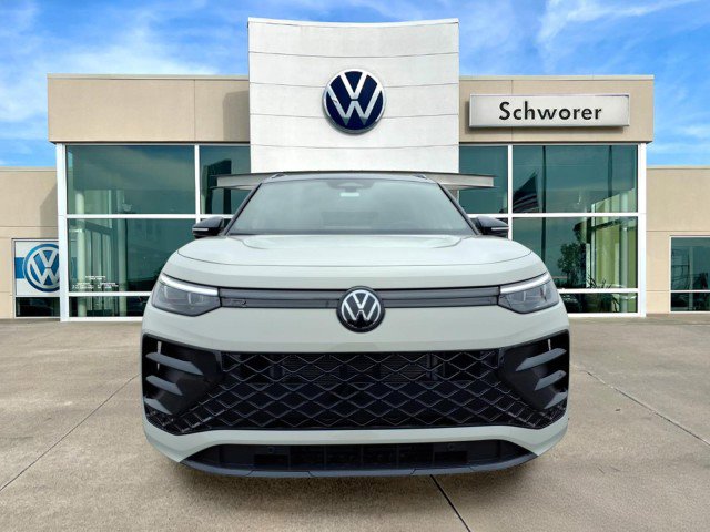 New 2026 Volkswagen Tiguan SE R-Line image 9