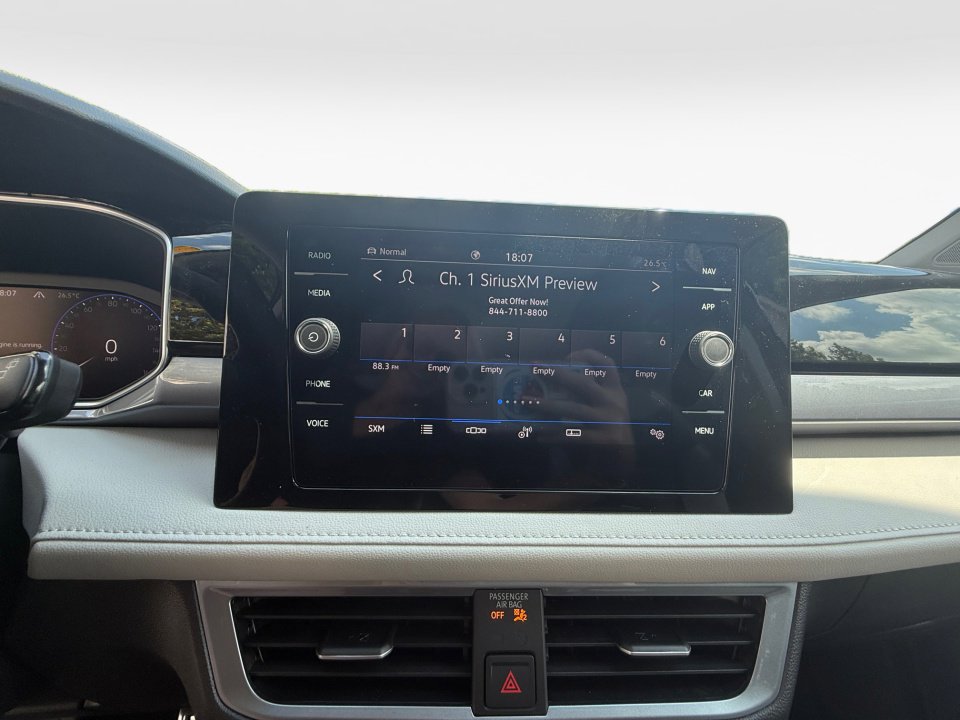 New 2025 Volkswagen Taos SEL image 17