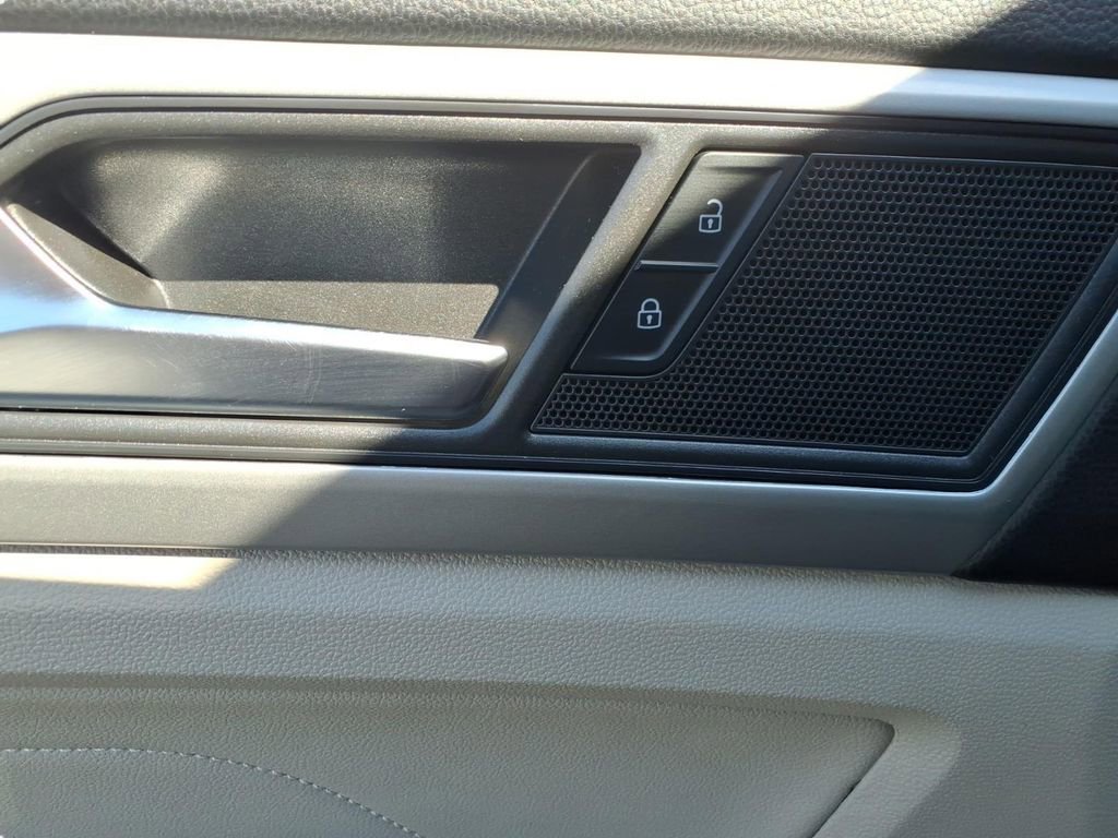 Used 2023 Volkswagen Atlas SE image 22