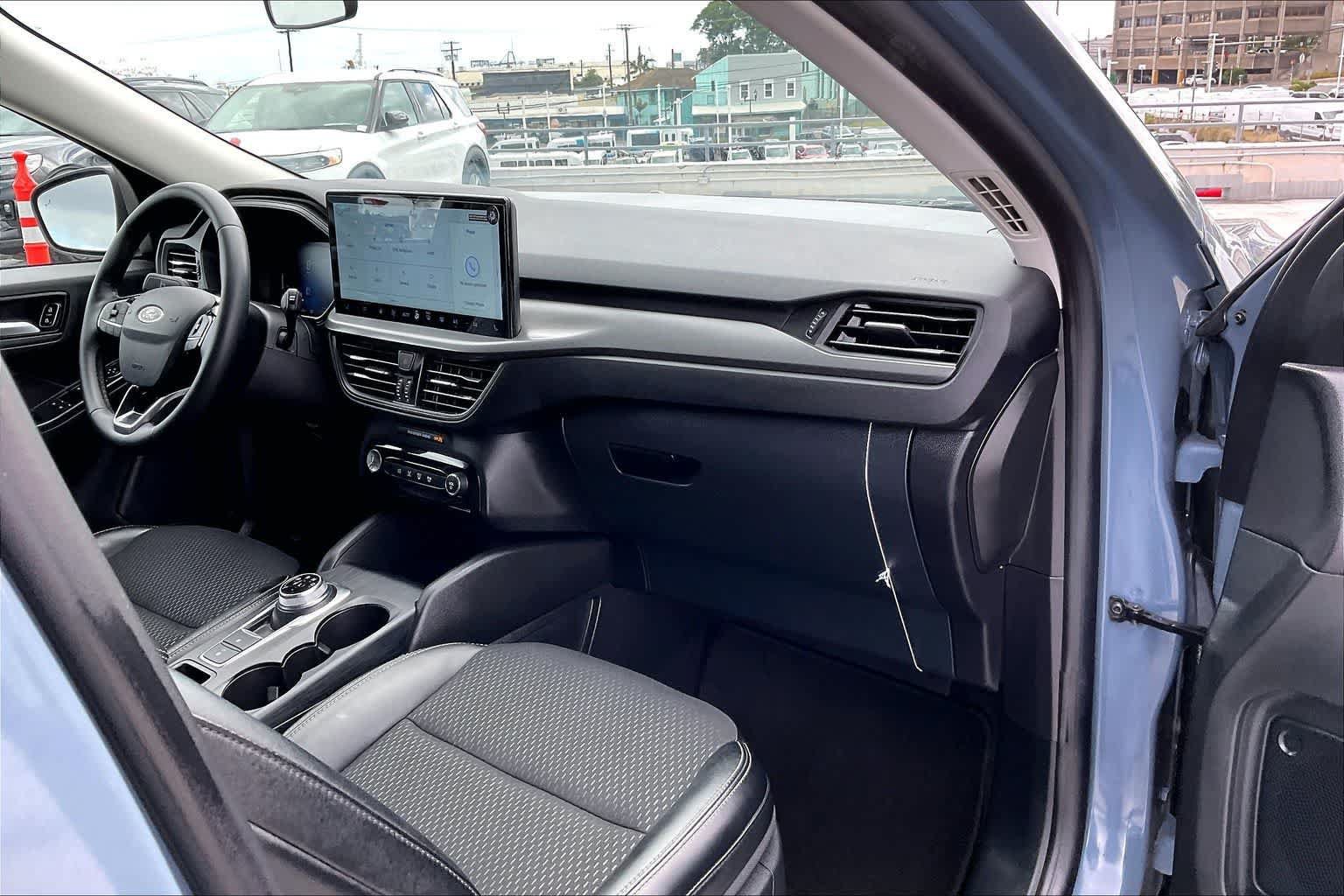 Used 2025 Ford Escape SE FWD image 23