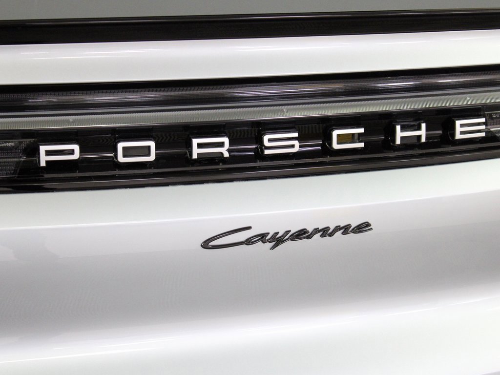 Certified 2025 Porsche Cayenne Coupe image 13