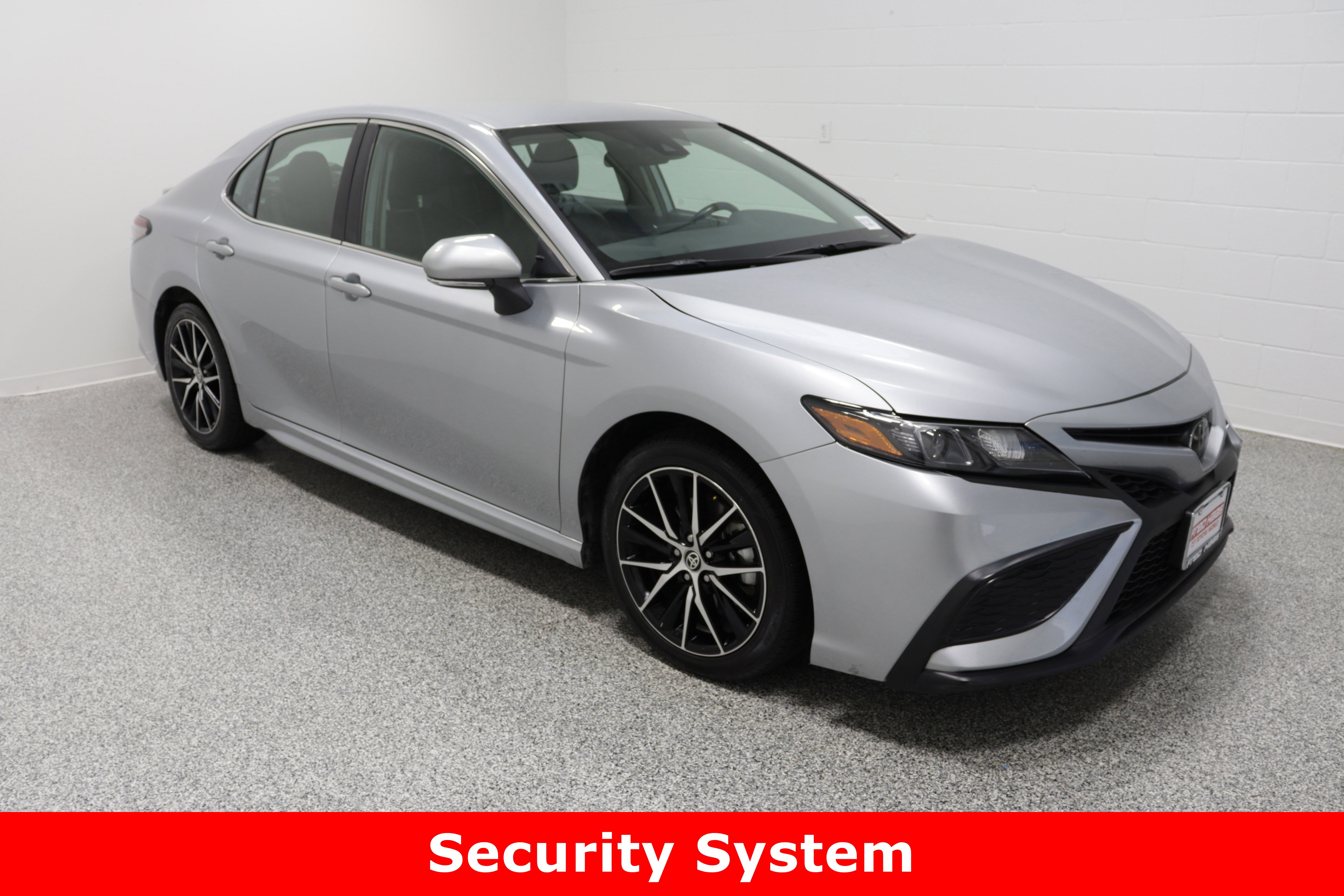 Used 2024 Toyota Camry SE image 4