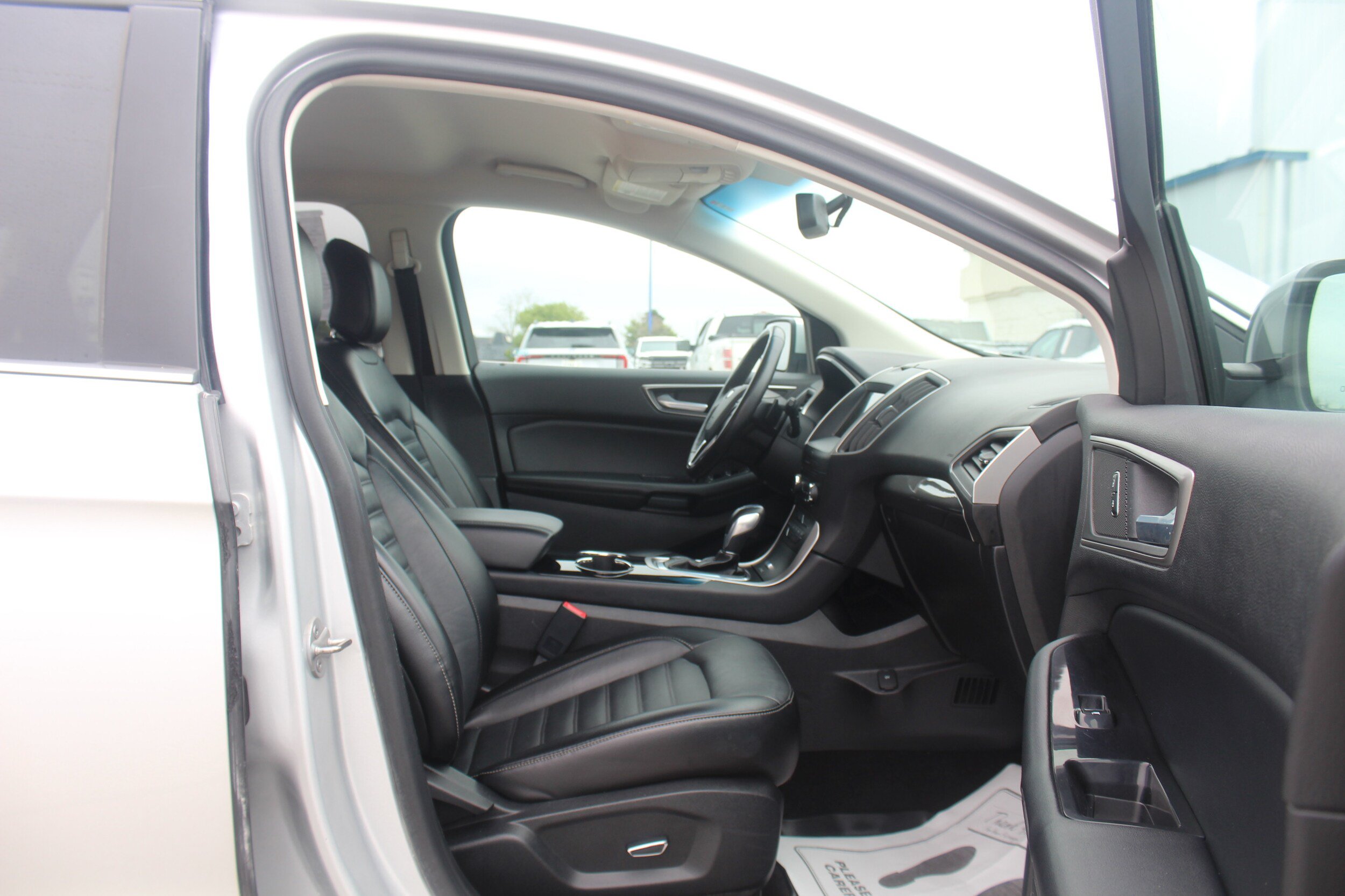 Used 2016 Ford Edge SEL w/ Equipment Group 201A AWD/4WD image 15