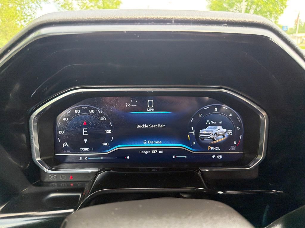 Used 2025 Chevrolet Silverado 1500 LT AWD/4WD image 14