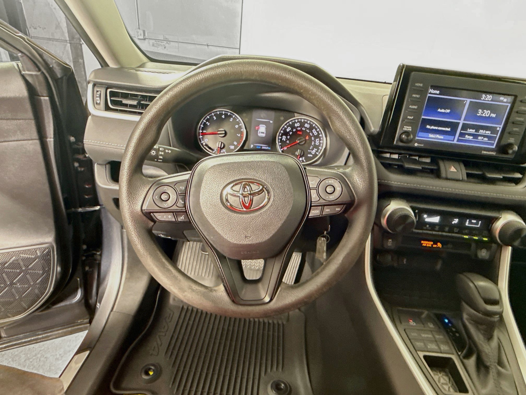 Used 2022 Toyota RAV4 LE AWD/4WD image 12
