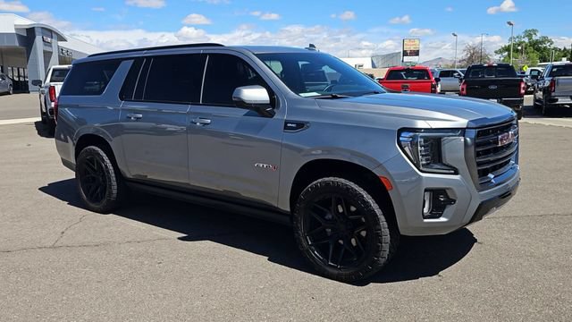 Used 2023 GMC Yukon XL AT4 w/ AT4 Premium Package AWD/4WD image 2