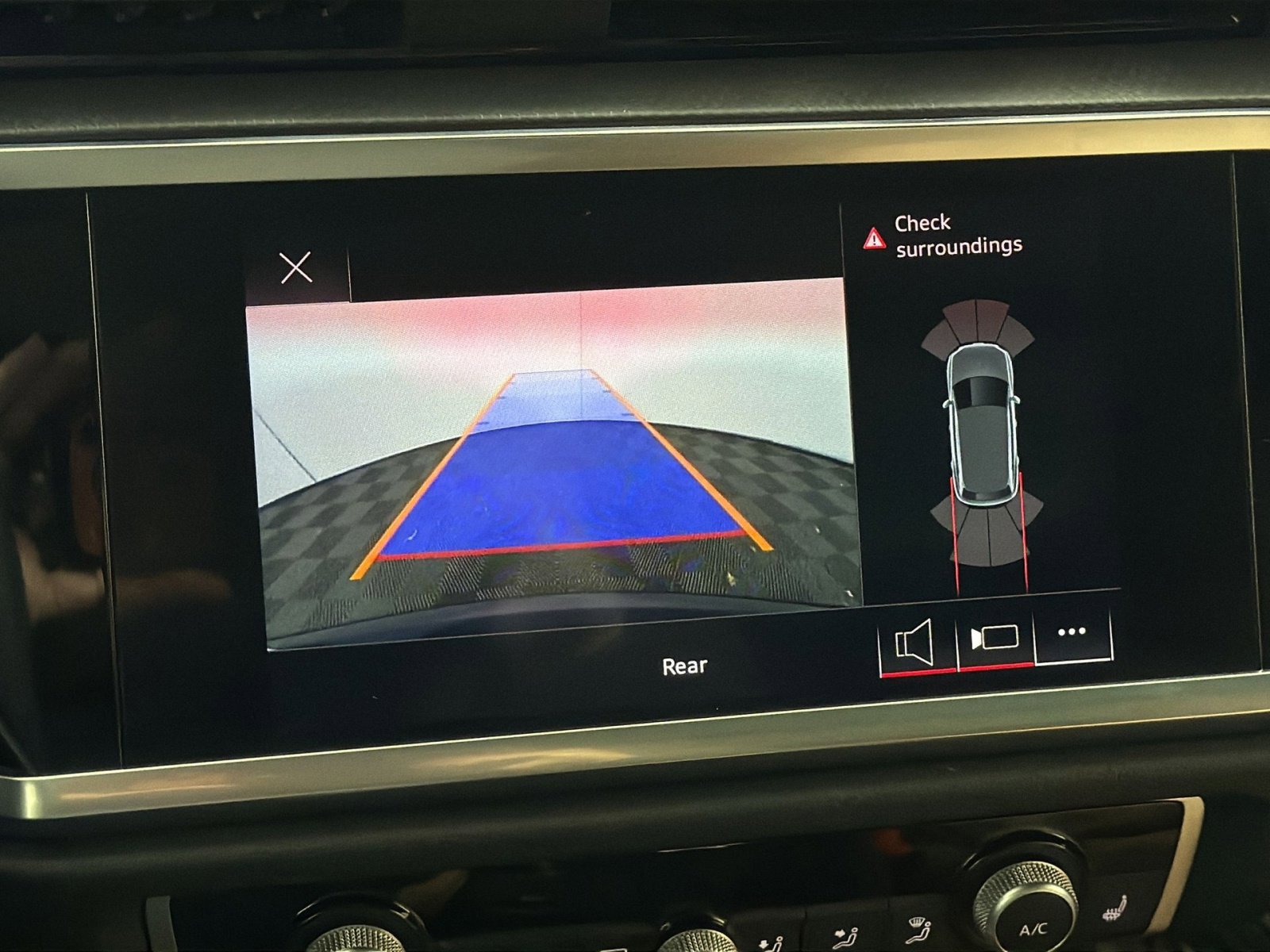 Used 2022 Audi Q3 2.0T Premium w/ Convenience Package image 19