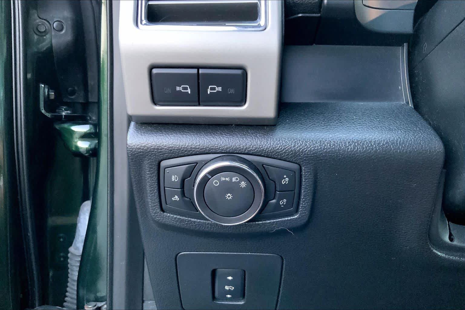 Used 2016 Ford F150 Lariat w/ Equipment Group 502A Luxury AWD/4WD image 22