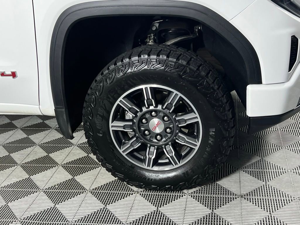 Used 2025 GMC Sierra 1500 AT4 image 16