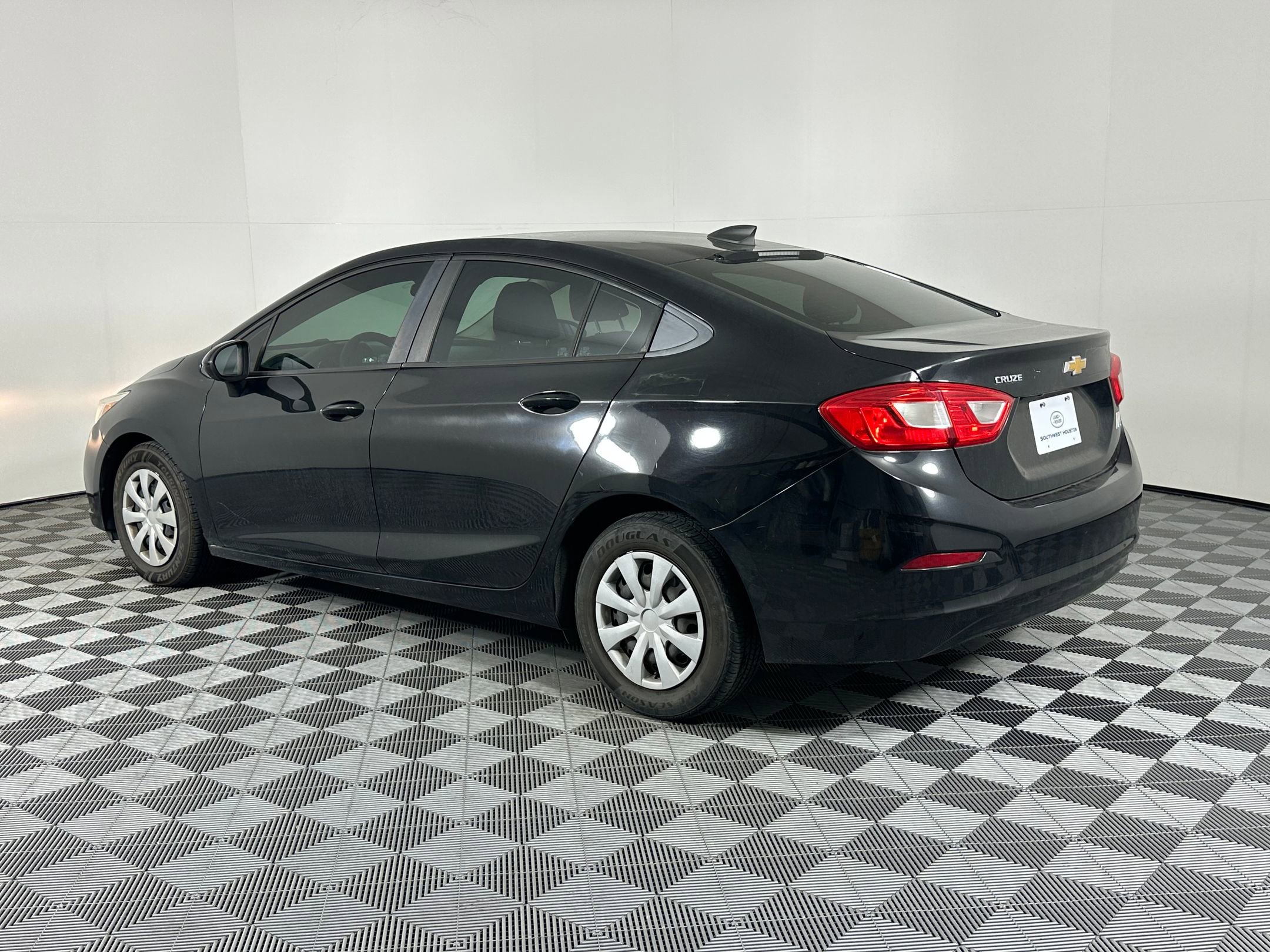 Used 2016 Chevrolet Cruze LS image 3