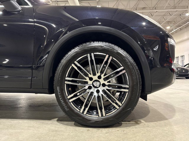 Used 2015 Porsche Cayenne S image 19