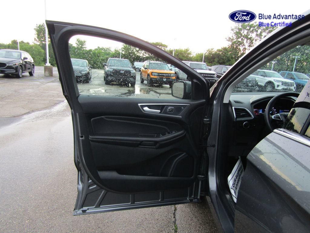 Certified 2024 Ford Edge Titanium AWD/4WD image 29