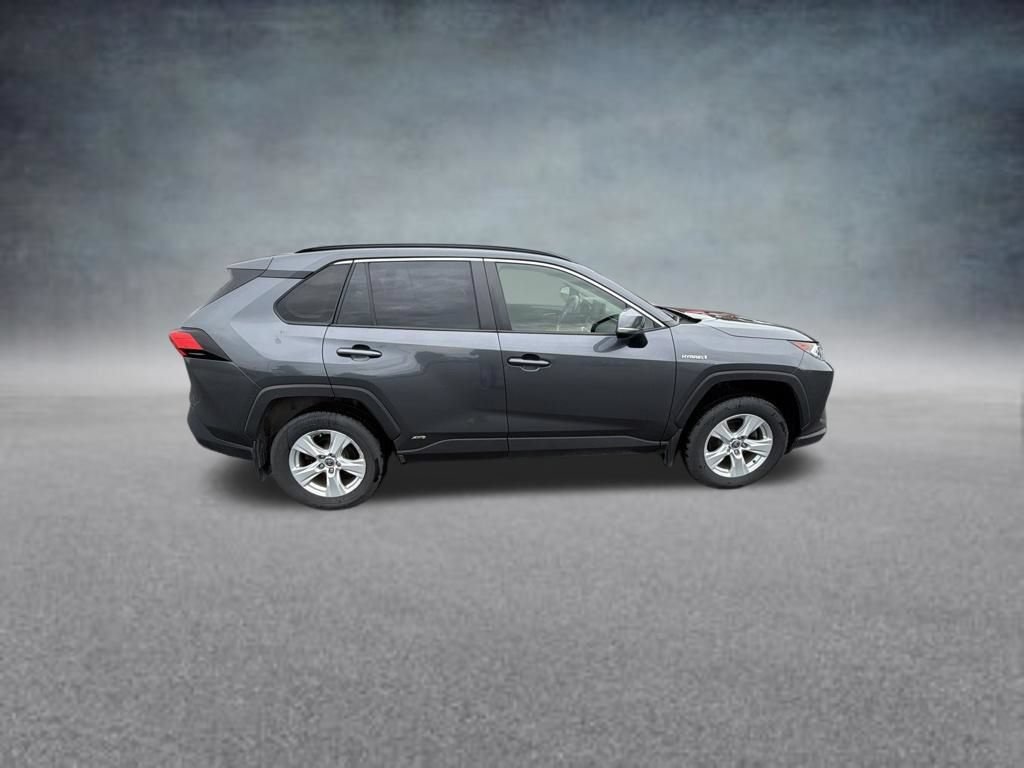 Used 2021 Toyota RAV4 XLE w/ XLE Grade Weather Package AWD/4WD image 7