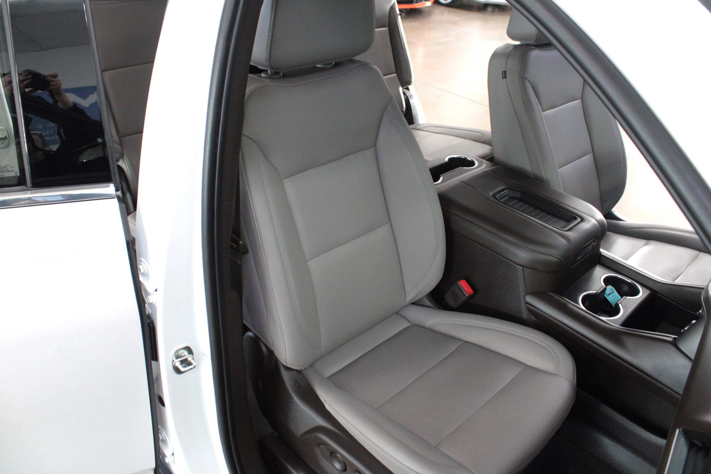 Used 2023 Chevrolet Tahoe LT w/ LT Signature Package image 12