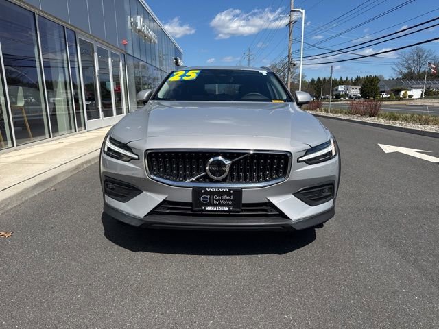 Certified 2025 Volvo V60 B5 Cross Country Plus image 7